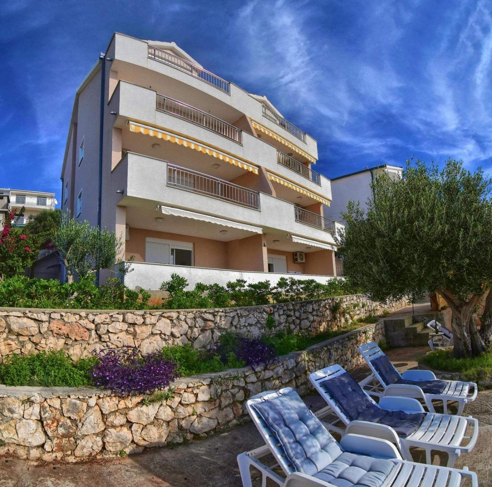 Apartments Dominika Trogir Exteriör bild