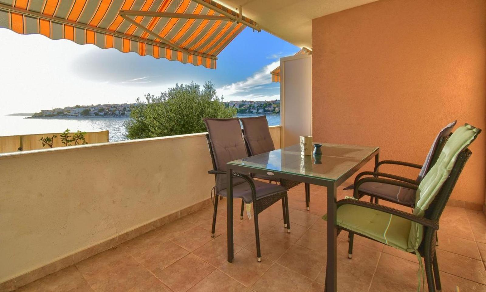 Apartments Dominika Trogir Exteriör bild