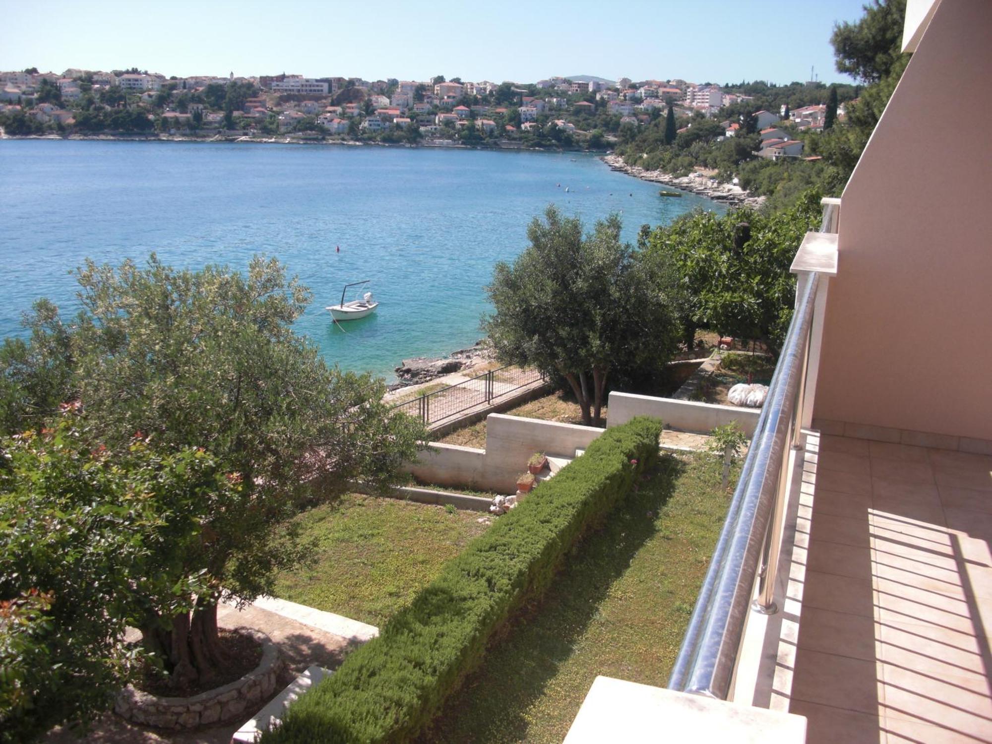 Apartments Dominika Trogir Exteriör bild