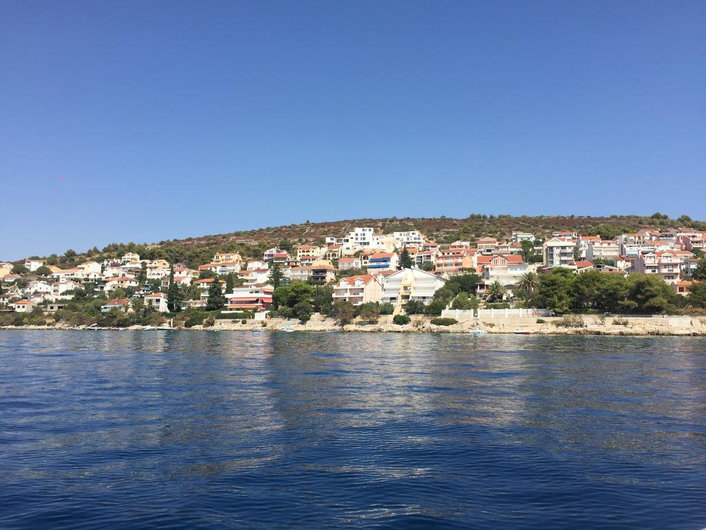 Apartments Dominika Trogir Exteriör bild